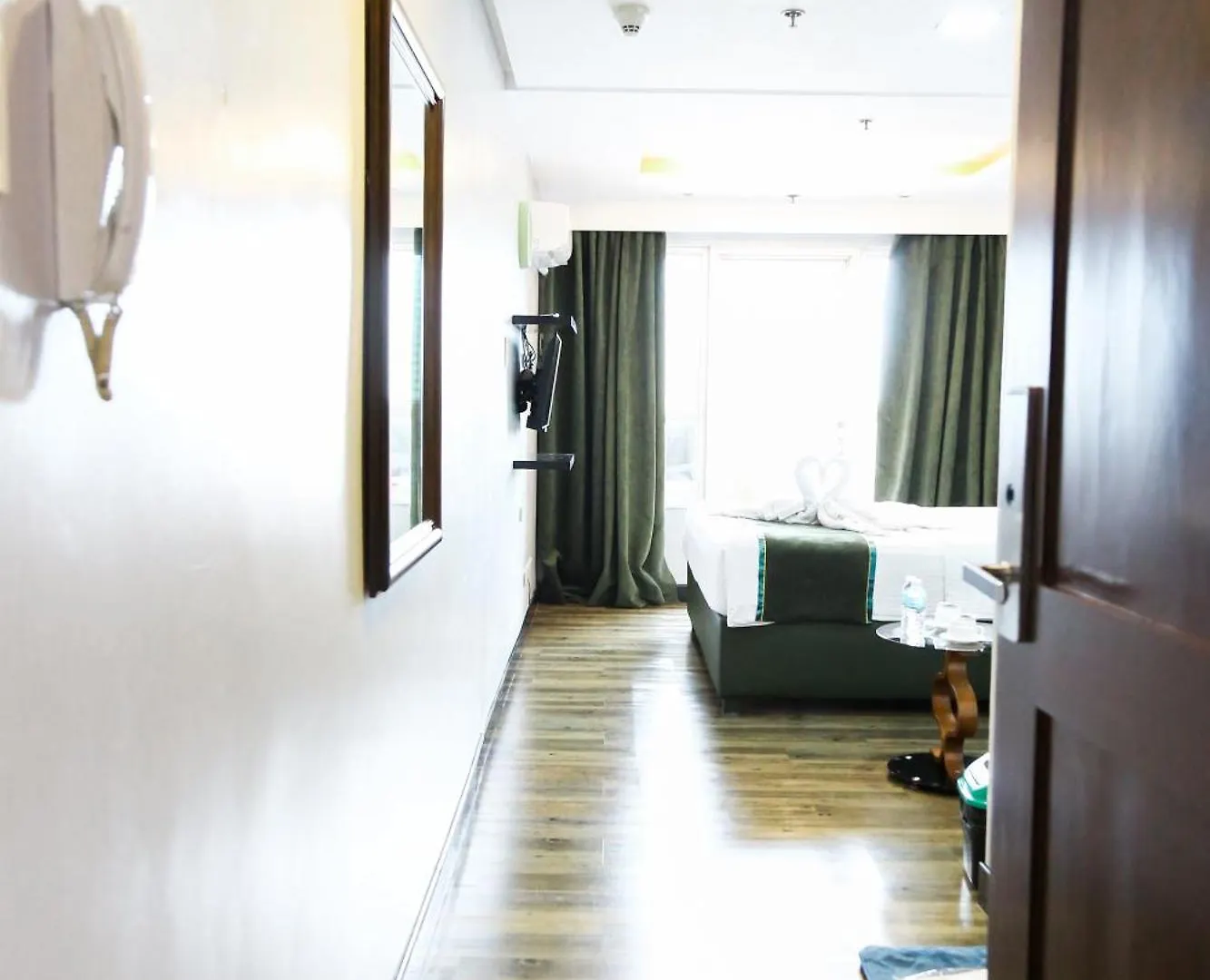 Pacific Bay Grand Suites Manila 3*,  Philippines