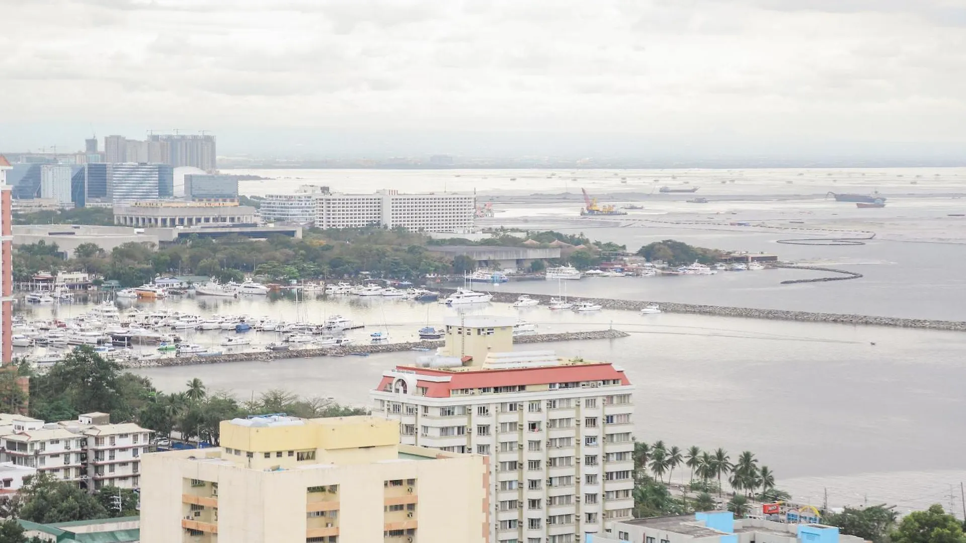 Pacific Bay Grand Suites Manila Hotel