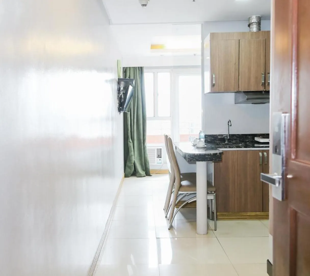 Pacific Bay Grand Suites Manila Hotel